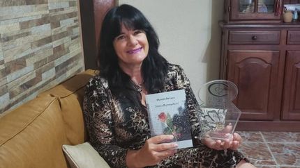Marcela presenta su quinto libro.