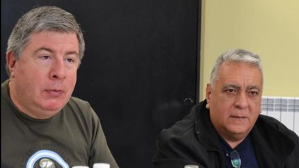 Barrientos junto a sus compañeros de la Comisión de Enlace.