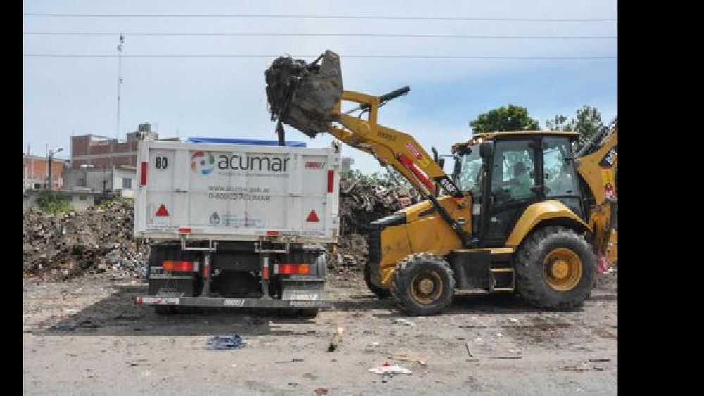 Acumar entregó compactadores para la limpieza