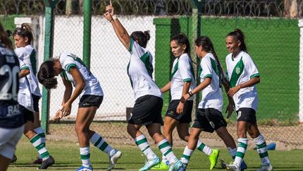 El festejo de la goleadora.