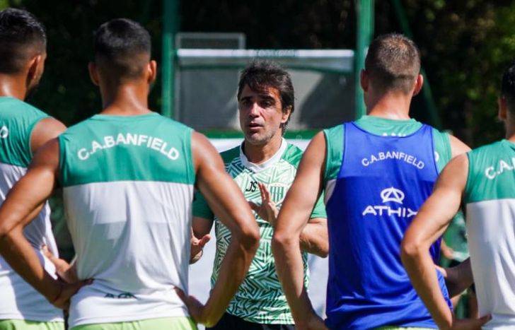 Banfield sumaría otros tres refuerzos para el próximo campeonato.