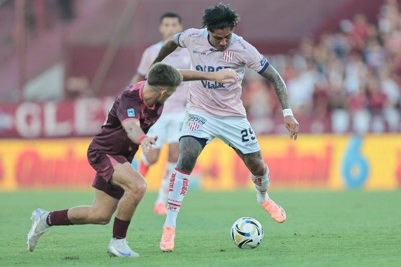 Lanús pegó en el cierre del primer tiempo Lanús pegó en el cierre del primer tiempo