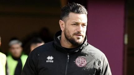 Rodrigo Acosta, DT de la Reserva Granate. Rodrigo Acosta, DT de la Reserva Granate.