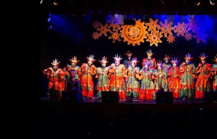 LE PEGÓ COMO VENÍA, DE VENADO TUERTO.