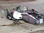 La moto involucrada en el choque.
