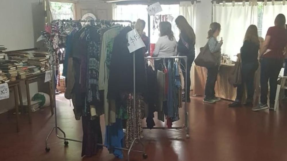 El próximo sábado para comprar a precios muy bajos y ayudar.