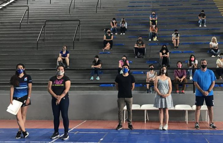 La presentación del curso se realizó en el Parque de Lomas.