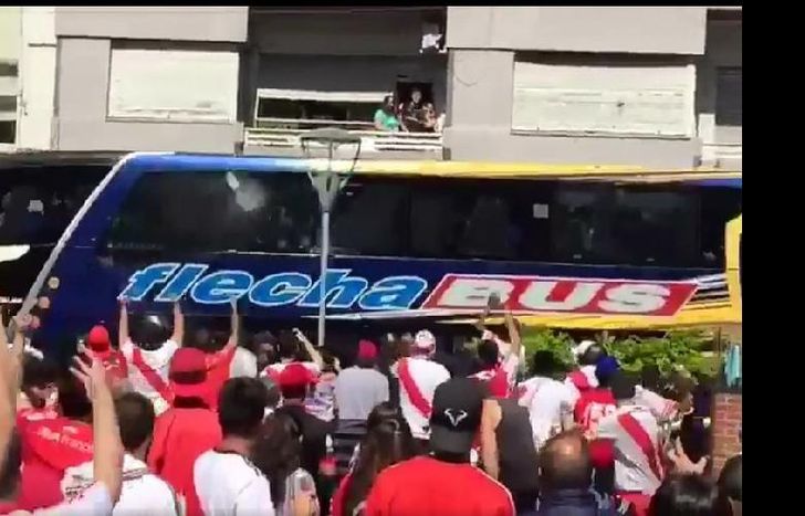 El grave incidentes se produjo a ocho cuadras del estadio Monumental.