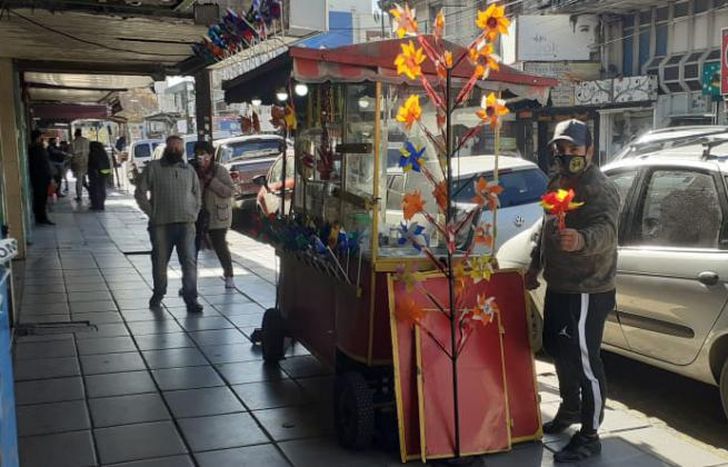 Los molinos dan vueltas y llaman la atención de los chicos.