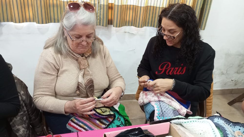 El trabajo solidario es totalmente ad honorem por parte de las vecinas. El trabajo solidario es totalmente ad honorem por parte de las vecinas.