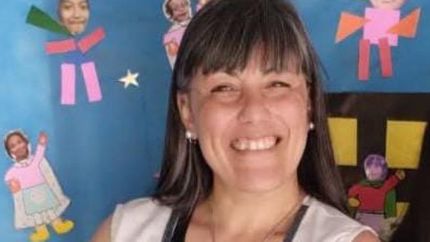 Se involucra con cada alumno para que su progreso sea eficiente y festeja ante cada egreso.