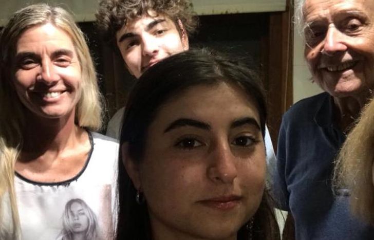 Bruno junto a su familia, su pilar y quienes lo apoyaron a revolucionar Tik Tok.