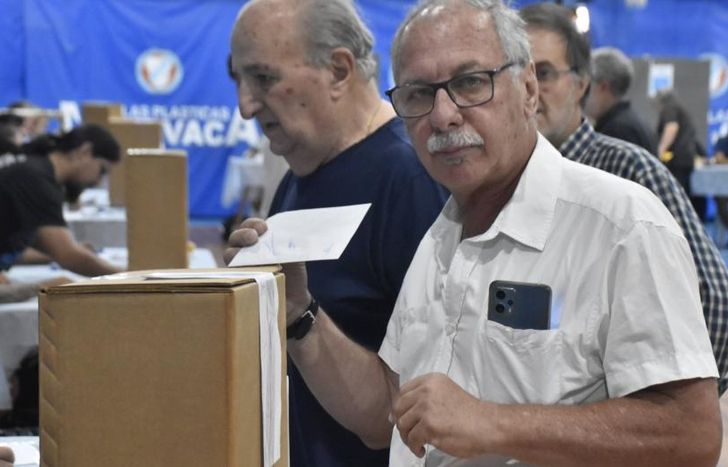 Lecchi ganó las elecciones con 1420 votos a favor.