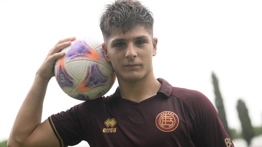 De Martis lleva ocho goles en la Séptima División de Lanús.