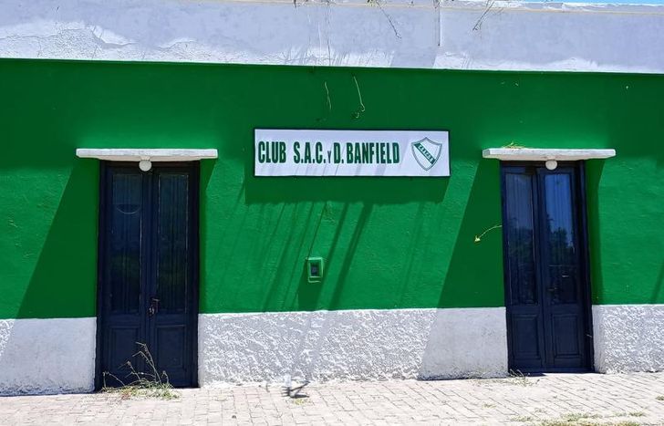 Cuentan con una sede que es punto de reunión permanente y una cancha de 11 ubicada a unas cuadras.