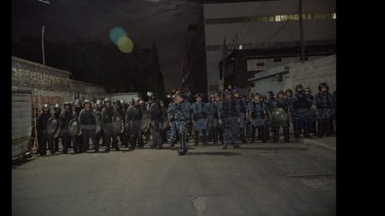 La Policía Bonaerense avanzó contra los trabajadores y familias durante la noche del viernes.