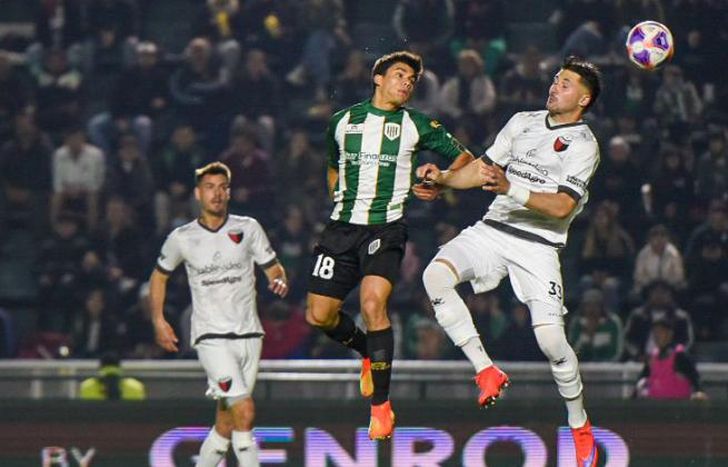 Enrique anticipa de cabeza a Garcés.