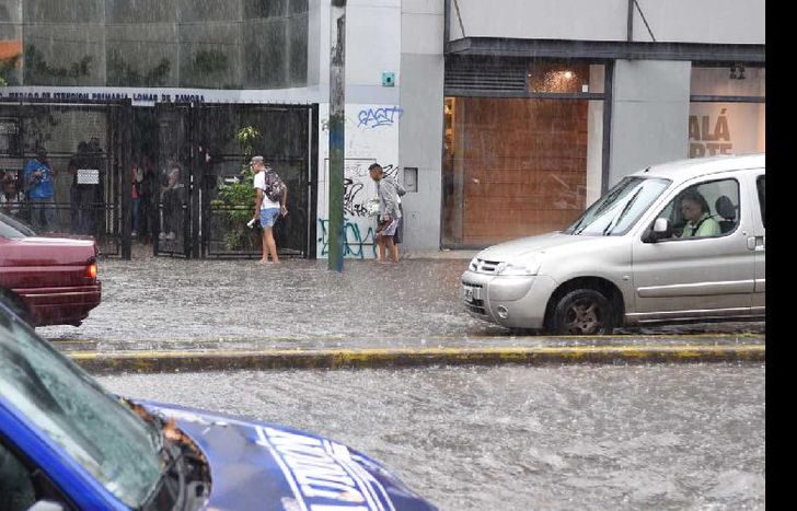 en el centro de la ciudad hubo dificultades para cruzar las calles.