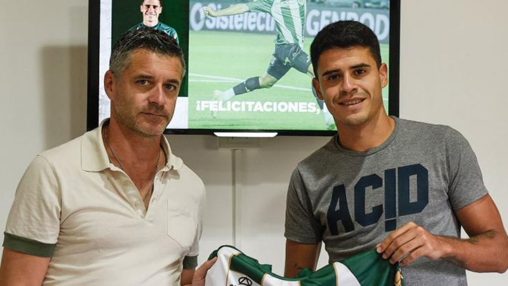 El lateral renovó su contrato y seguirá en el Taladro.