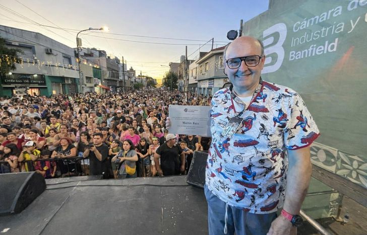 Los vecinos de Banfield le agradecieron al médico por su vocación de servicio en la comunidad.