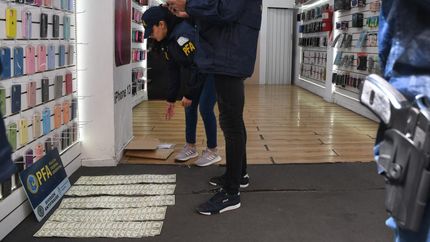 massa postergo su gira y se puso al frente de los operativos contra el dolar ilegal