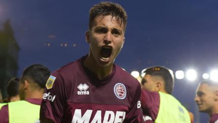 Julián Aude, muy cerca de irse de Lanús para jugar en la MLS. Julián Aude, muy cerca de irse de Lanús para jugar en la MLS.
