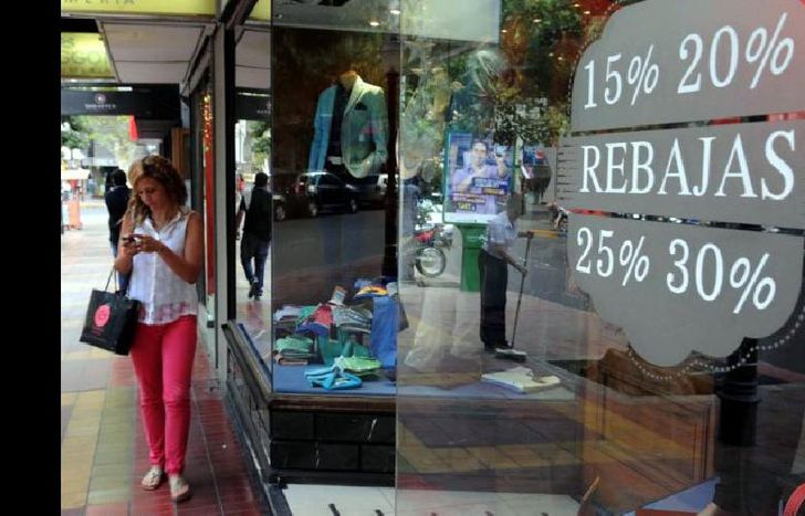 El 72,1% de los negocios físicos consultados tuvieron bajas anuales en sus ventas.