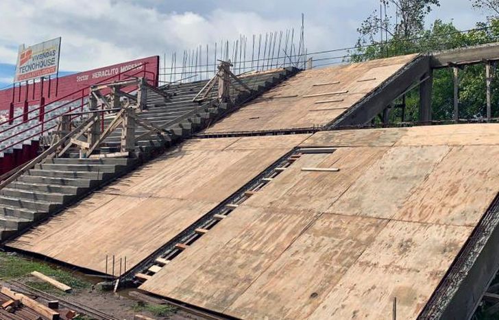 Así se ve la tribuna Germán Denis.