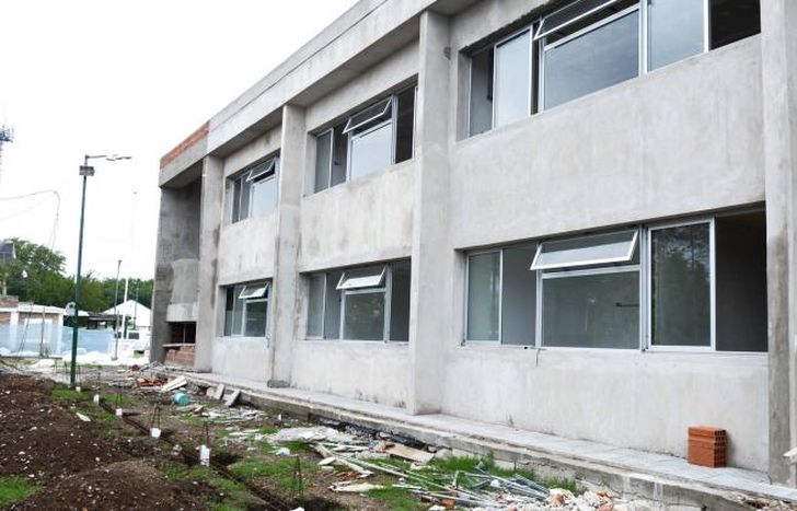 En Lomas Oeste construyen el Polo Educativo Malvinas Argentinas.