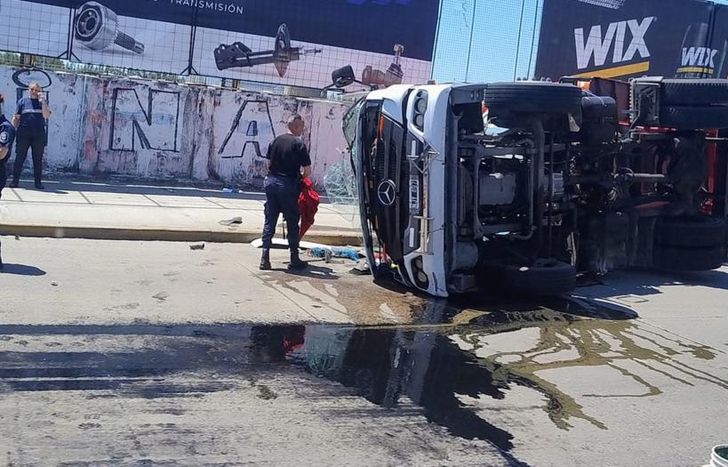 Así quedó el camión tras el accidente.