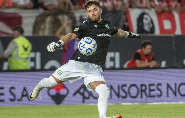 Sanguinetti se afianza como titular en Banfield.