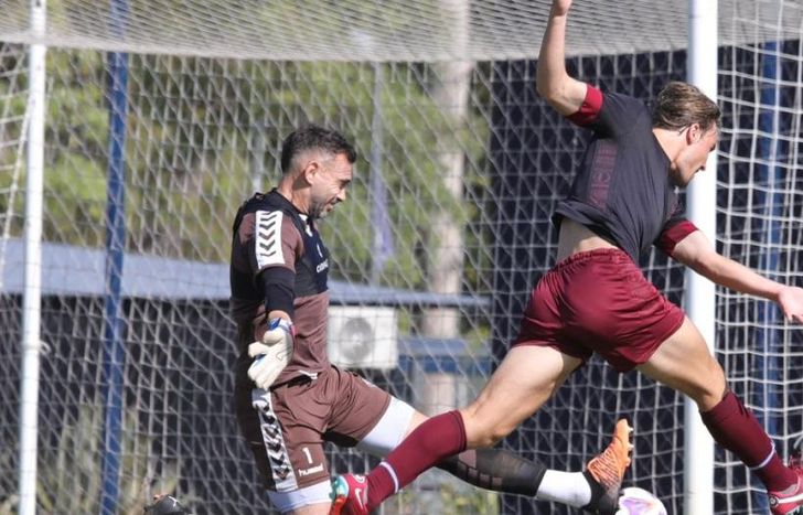 Pedro de la Vega convirtió en uno de los partidos del Grana ante Platense.