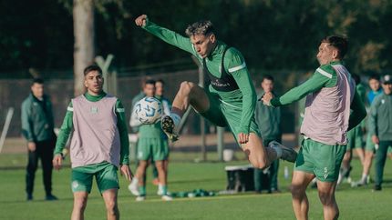 Auzmendi, primer refuerzo de Banfield. Auzmendi, primer refuerzo de Banfield.