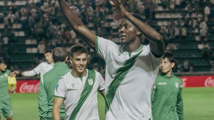 Danilo Arboleda ya se convierte en referente para los más jóvenes del plantel de Banfield. Danilo Arboleda ya se convierte en referente para los más jóvenes del plantel de Banfield.