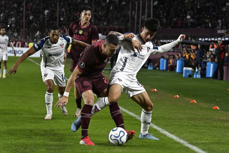 Lanús debe sumar en la altura ante Liga de Quito.
