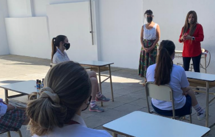 En 2020 algunas escuelas privadas tuvieron una prueba piloto.