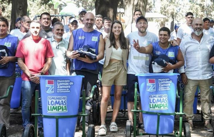 Los trabajadores recibieron nuevos carros e indumentaria apta para los días de calor.