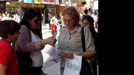 se repartieron folletos informativos y conversaron con las vecinas.