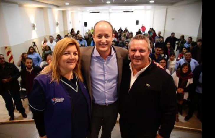 El encuentro contó con la presencia de Alfredo Distéfano, director del Hospital de Llavallol, y Soraya Tamborini, enfermera que trabaja en las campañas de vacunación.