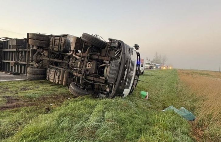 Así quedó el camión tras el accidente.