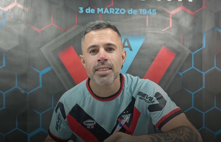 Lucas Baldunciel firmó en Brown de Adrogué.