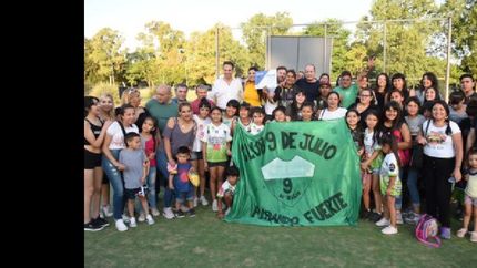 martín se reunió con cada equipo que recibió los vouchers. martín se reunió con cada equipo que recibió los vouchers.