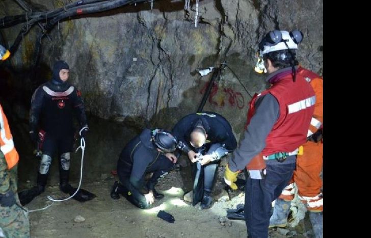 Las autoridades trabajan desde ayer en la búsqueda de los mineros.