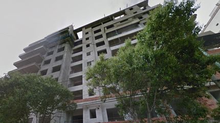 El edificio durante su construcción, una década atrás.