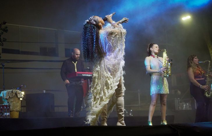Lomas culminó seis días de Carnaval con artistas y mucho ritmo en las calles.