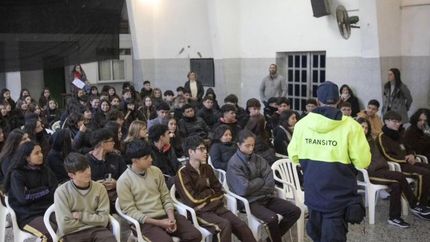 Charla en el Instituto San Francisco Javier, de Lomas Oeste.