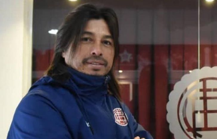 Salomón trabajó varios años en Inferiores de Lanús.