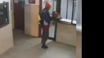 un joven robo la limosna de la iglesia san cayetano en liniers