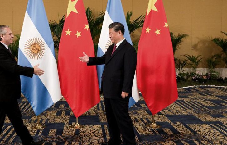 Mantuvo una reunión con su par chino.