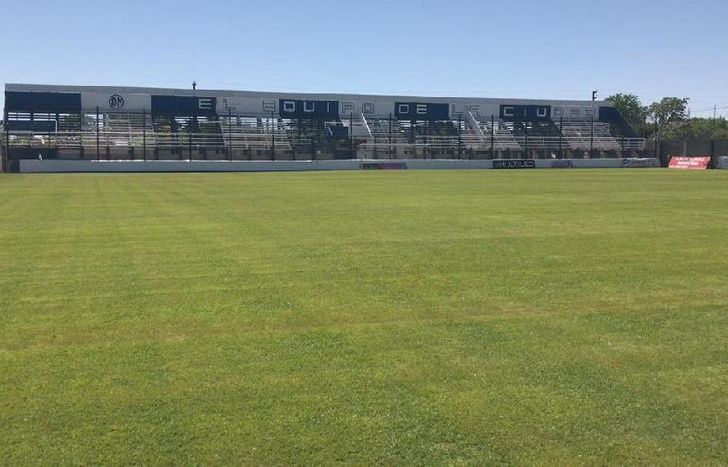 Así lució el estadio de Merlo para el choque entre Sacachispas y los de Escalada. (Prensa Talleres).